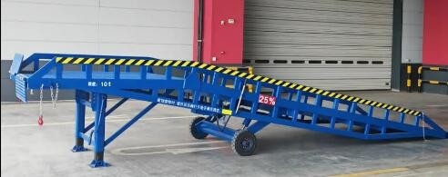Piattaforma di caricamento su misura del contenitore, rampa idraulica della piattaforma di accesso idraulica elettrica del magazzino per il camion