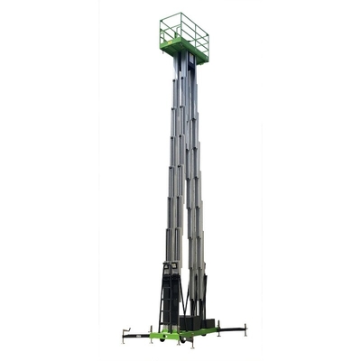 Capacità di carico mobile manuale della Tabella di sollevamento della piattaforma di lavoro aereo di Punshing dell'albero triplo 12m 300Kg
